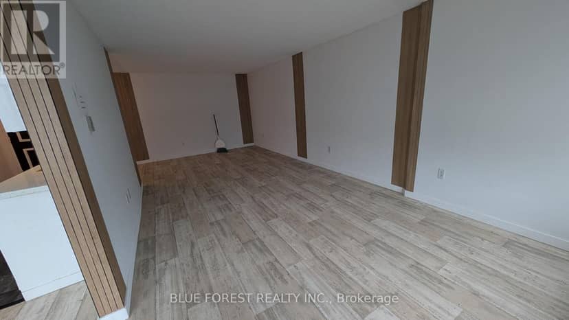 212 - 600 Grenfell Drive — photo 13 of 18