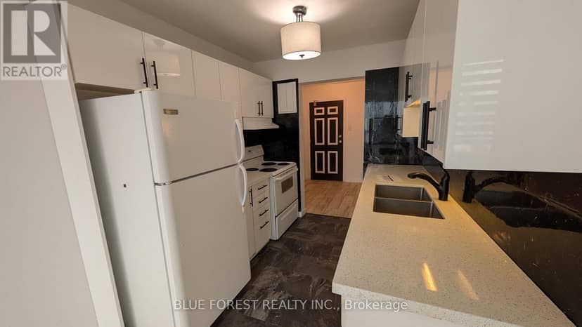 212 - 600 Grenfell Drive — photo 15 of 18