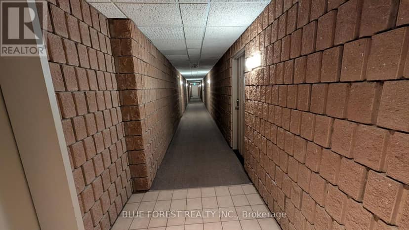 212 - 600 Grenfell Drive, London North, photo 3