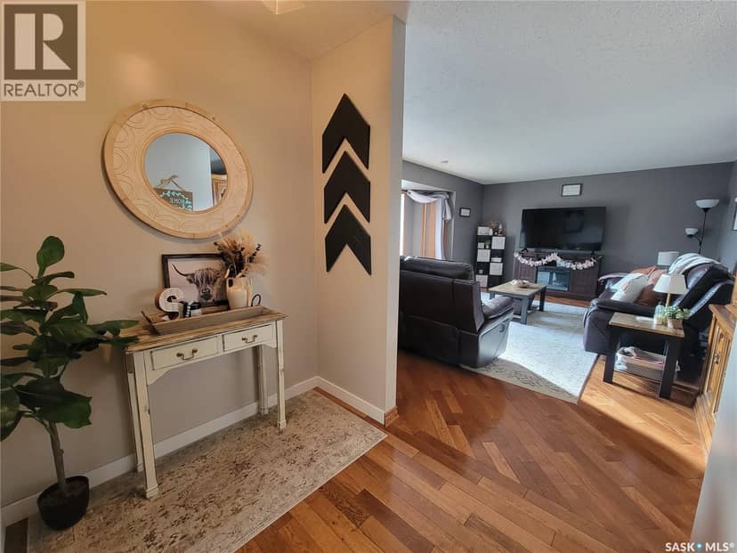 4702 Leader STREET — photo 15 of 40