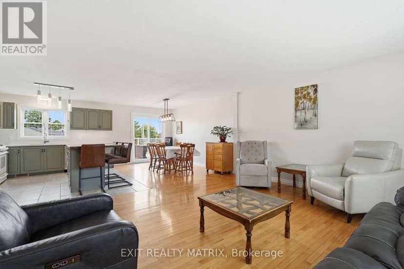 56 Isabelle Street — photo 9 of 40