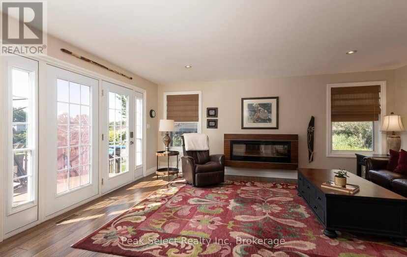 318 Elizabeth Street — photo 16 of 40