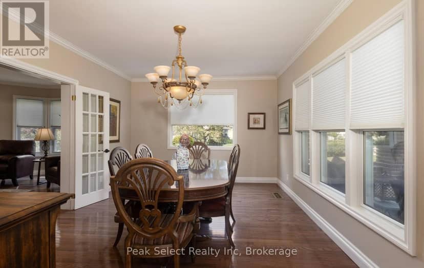 318 Elizabeth Street — photo 17 of 40