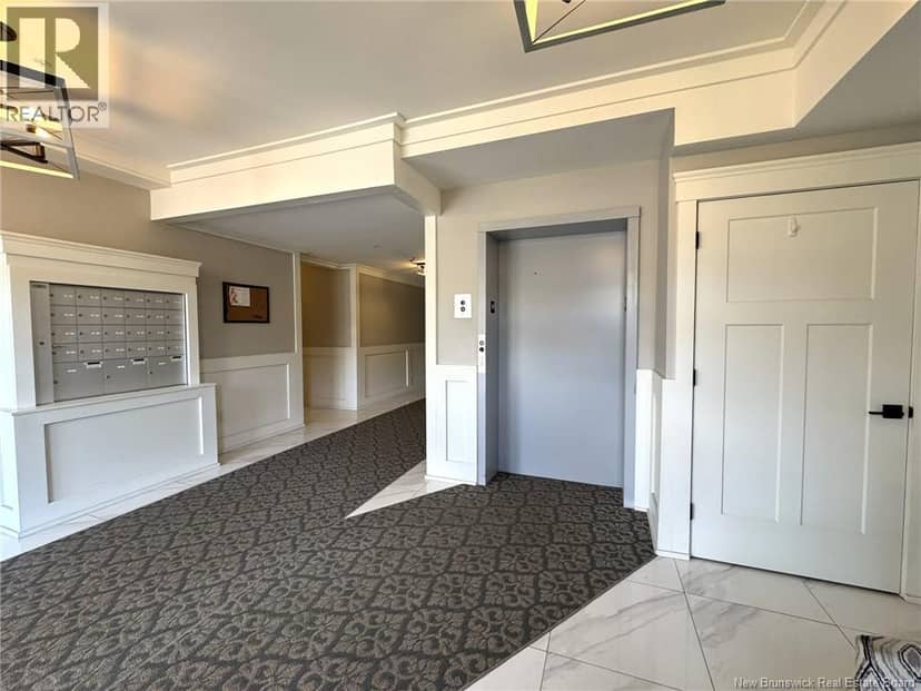 52 Hampton Road Unit# 204 — photo 4 of 40