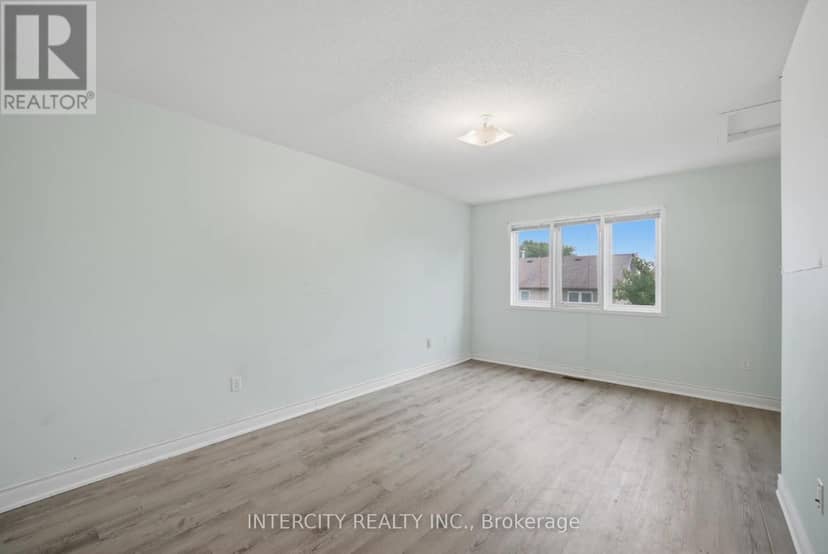 42 Mosley Crescent — photo 21 of 40