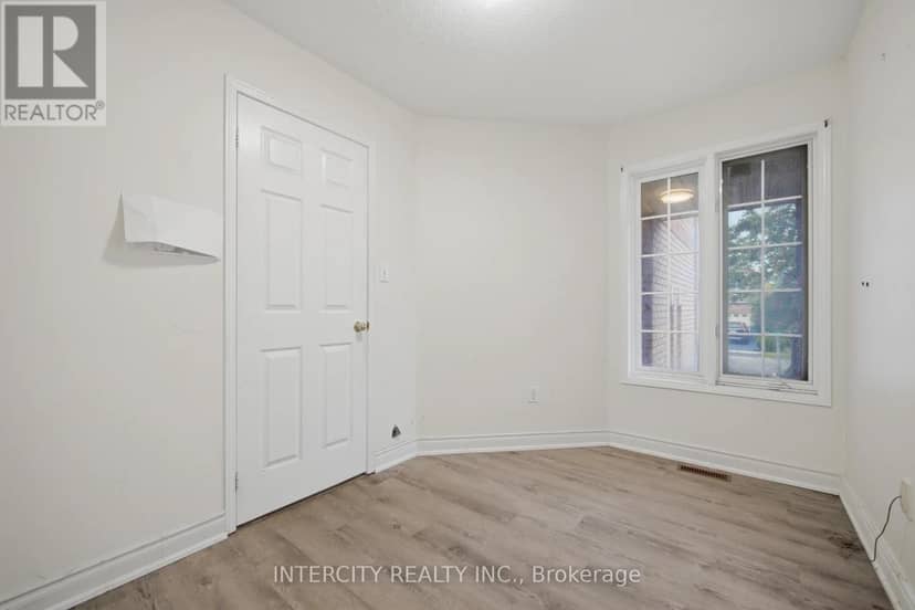 42 Mosley Crescent — photo 15 of 40