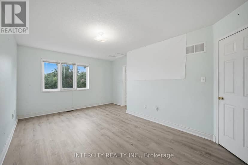 42 Mosley Crescent — photo 22 of 40