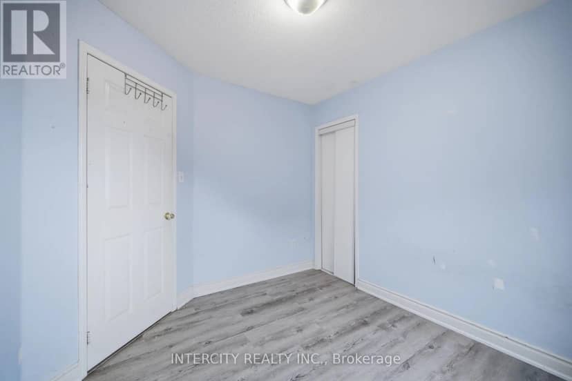 42 Mosley Crescent — photo 30 of 40
