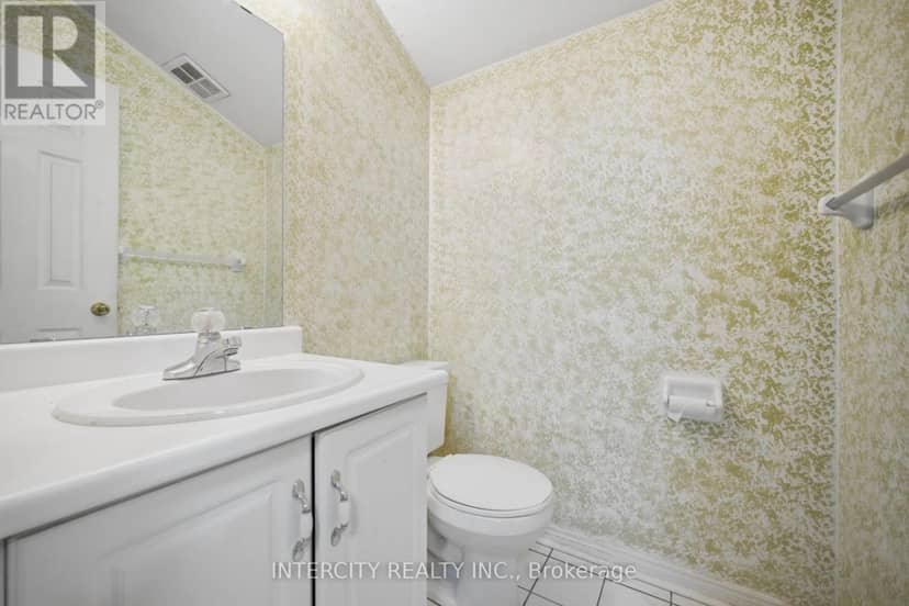 42 Mosley Crescent — photo 36 of 40