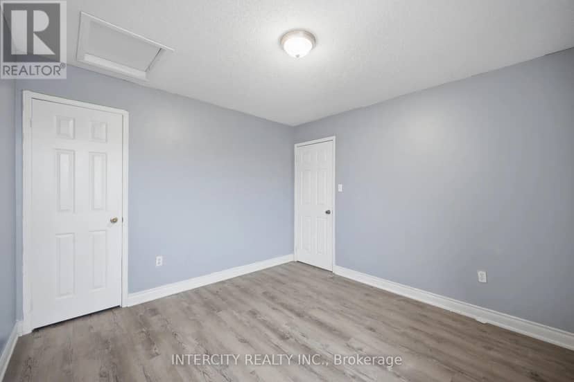 42 Mosley Crescent — photo 27 of 40