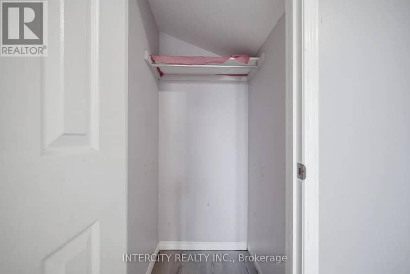 42 Mosley Crescent — photo 28 of 40
