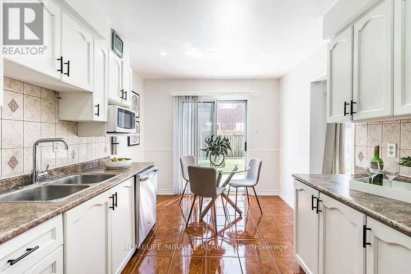 21 Tralee Street — photo 7 of 40