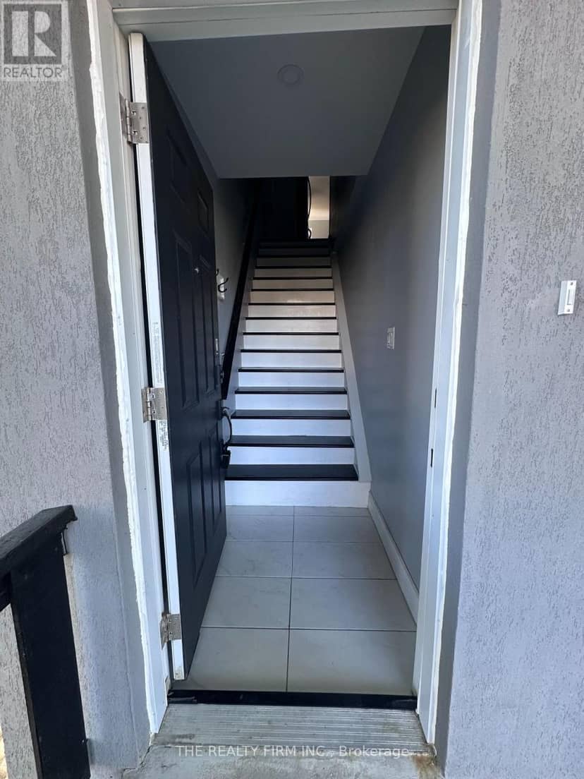 6 Lapp Street, Toronto, photo 4