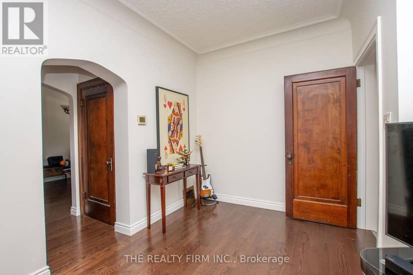 772-774 Queens Avenue — photo 4 of 40