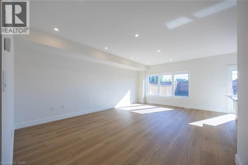 115 AMBER Street — photo 10 of 36