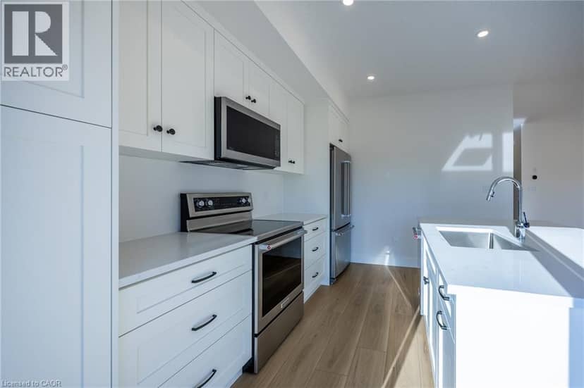 107 AMBER Street — photo 8 of 37