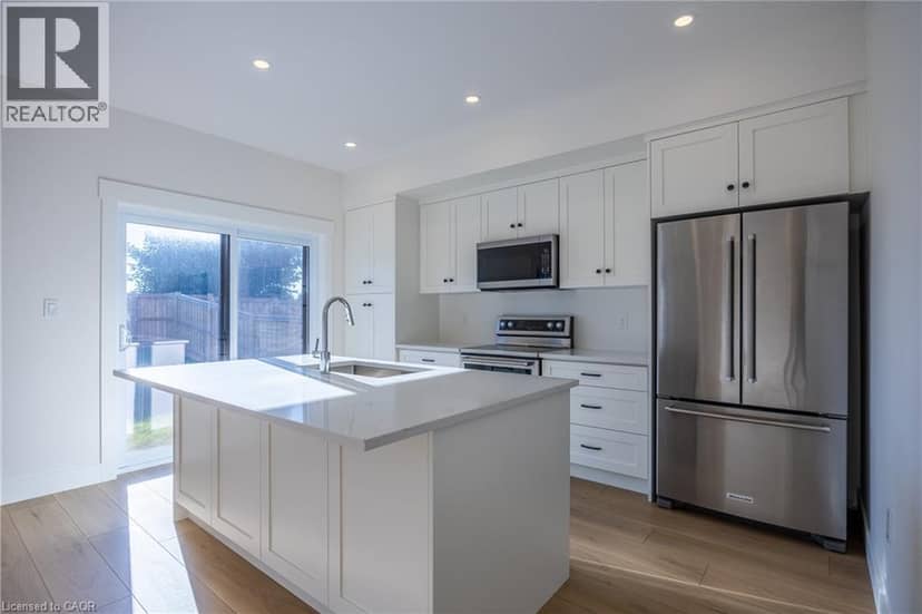 107 AMBER Street — photo 9 of 37