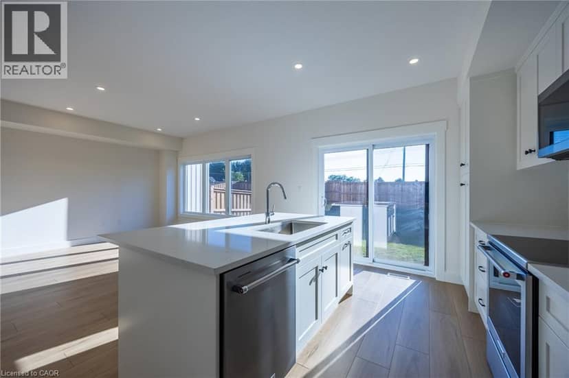 107 AMBER Street — photo 10 of 37