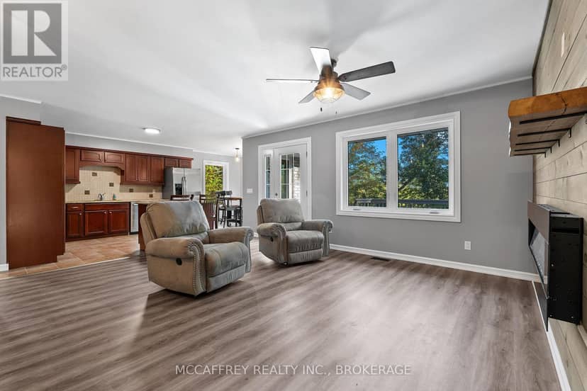 51 Luffman Road — photo 10 of 40