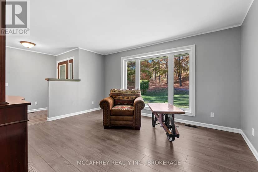 51 Luffman Road — photo 5 of 40