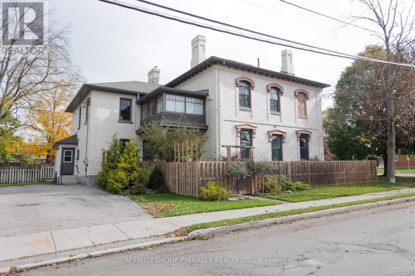 12 Russell Street E — photo 2 of 40