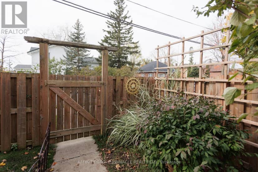 12 Russell Street E — photo 39 of 40