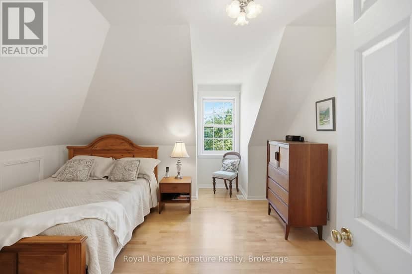 209 Summerhill Road — photo 17 of 40