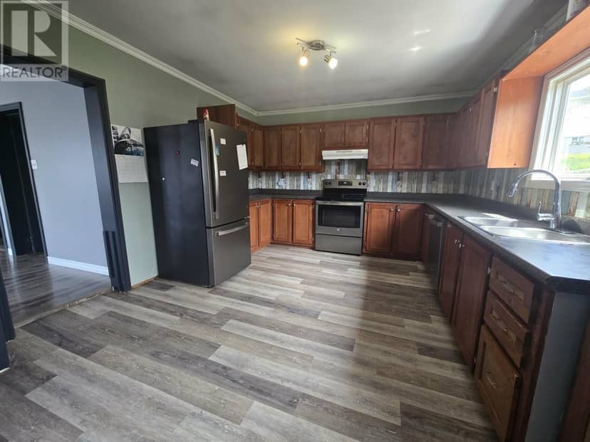 3 Rosedale Avenue — photo 3 of 10