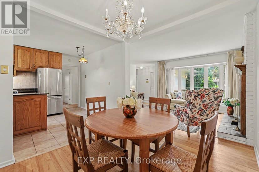 16 Elmsley Crescent — photo 10 of 38