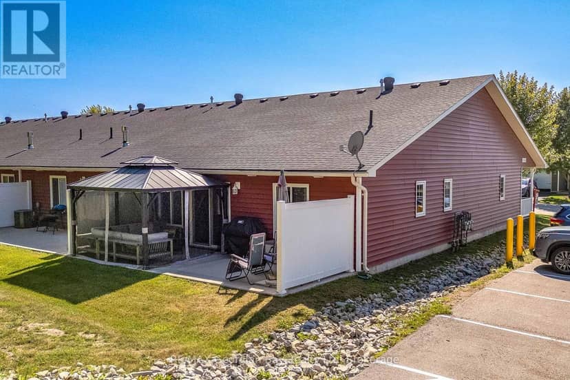 39 Chamberlain Crescent, Penetanguishene, photo 2