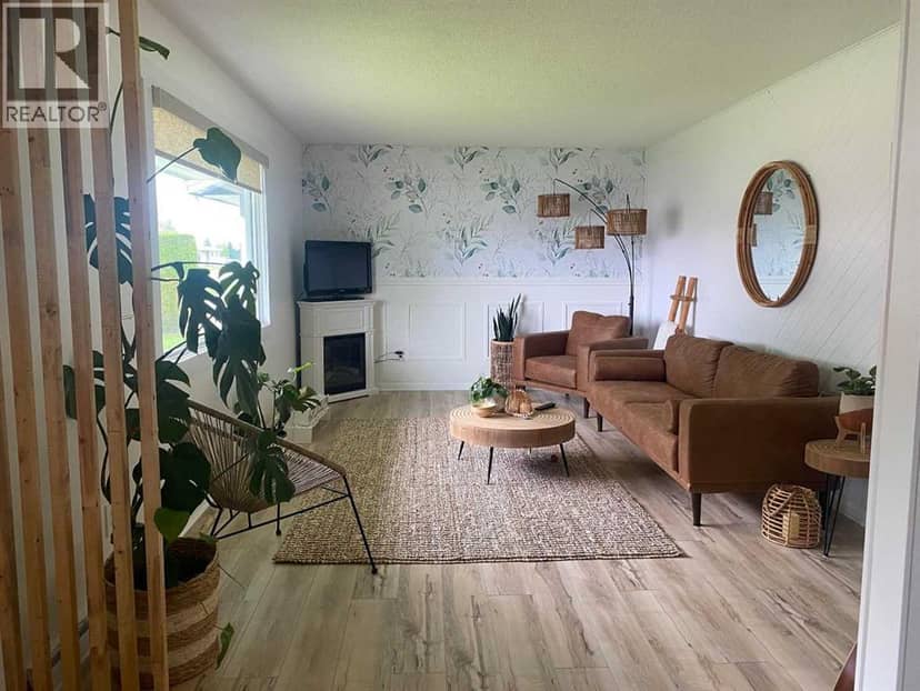 65 14 Street NW, Medicine Hat, photo 2