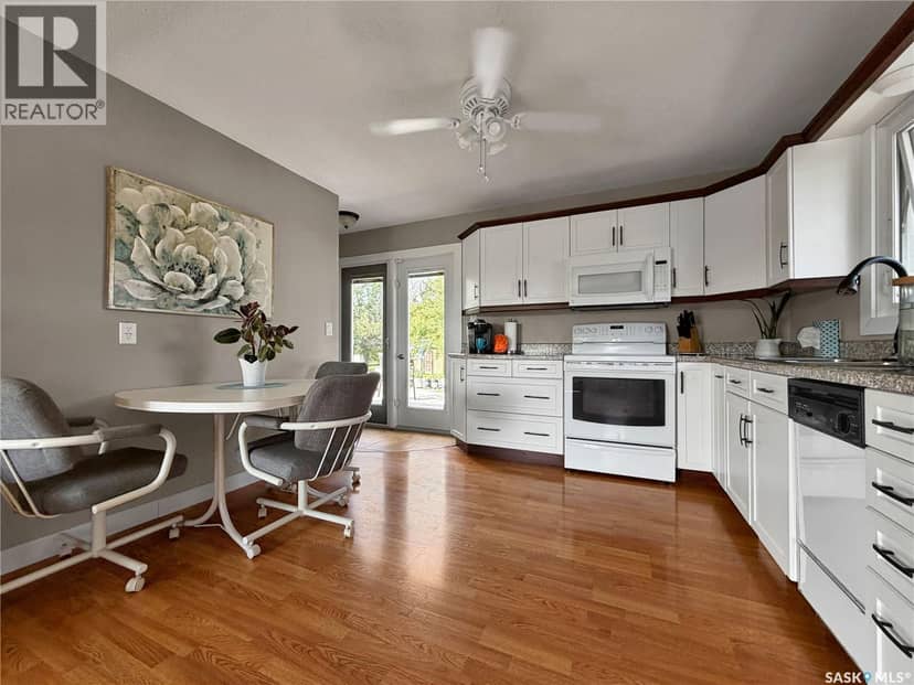 507 Prairie AVENUE — photo 9 of 30