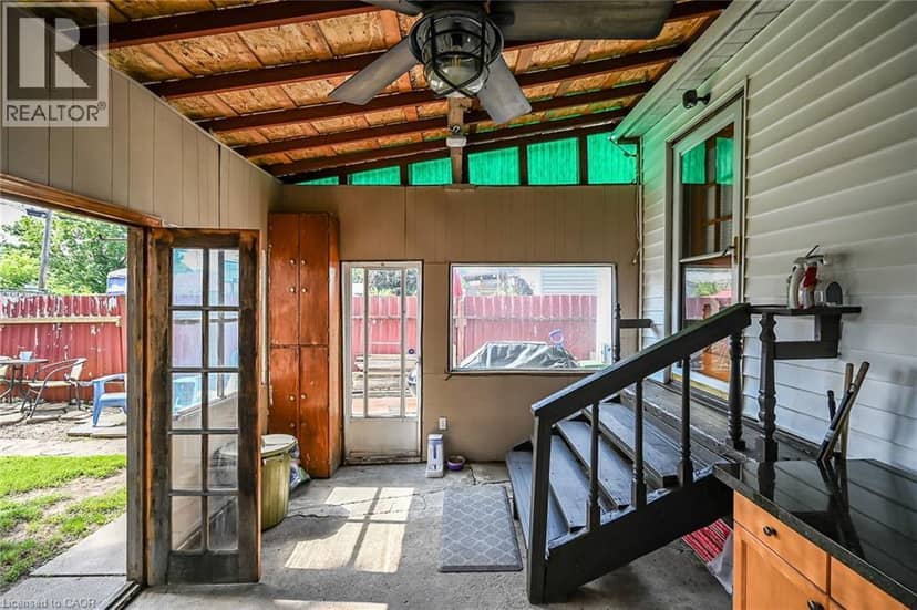 220 PALING Avenue — photo 39 of 40