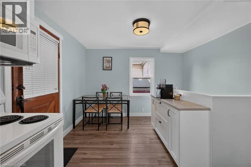 220 PALING Avenue — photo 13 of 40