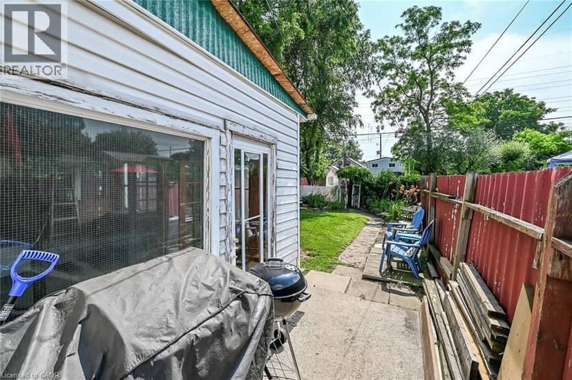 220 PALING Avenue — photo 31 of 40