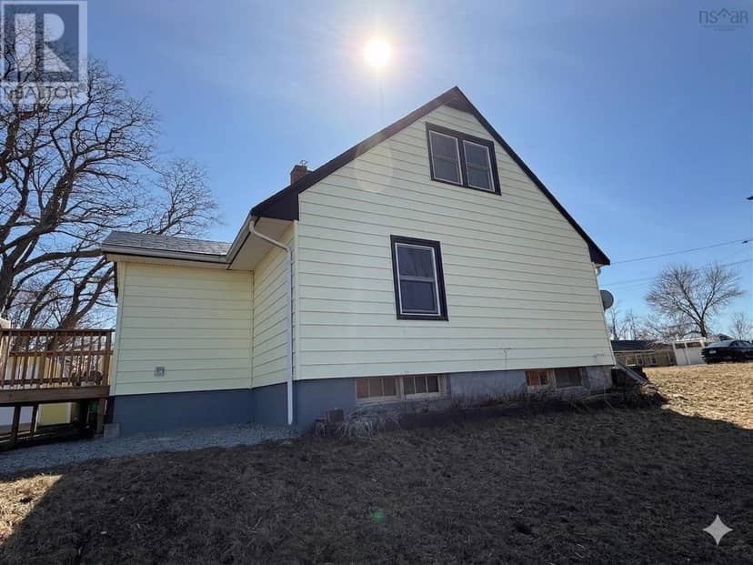 125 Cottage Street — photo 19 of 23