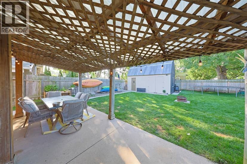 1043 Talfourd STREET — photo 4 of 40