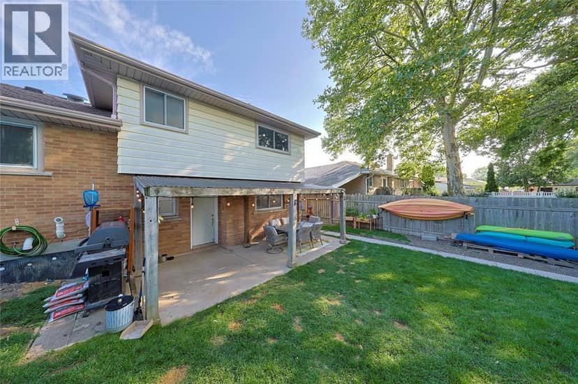 1043 Talfourd STREET — photo 5 of 40