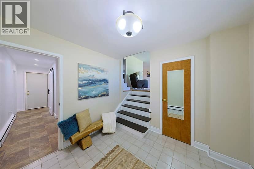 1043 Talfourd STREET — photo 11 of 40