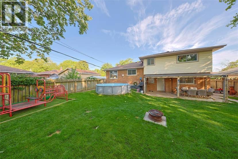 1043 Talfourd STREET — photo 7 of 40