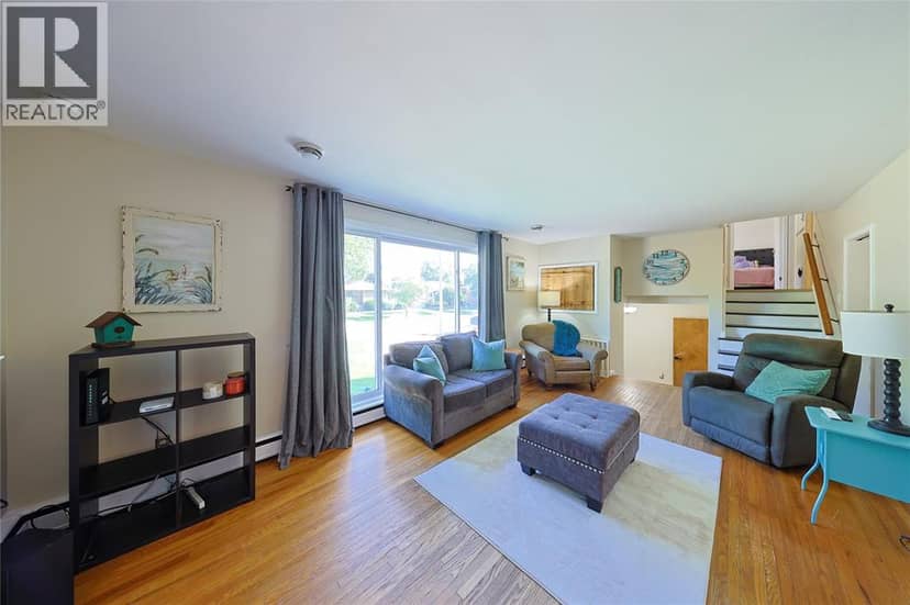 1043 Talfourd STREET — photo 17 of 40