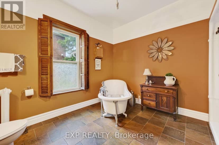 414 Osborne Street — photo 25 of 40