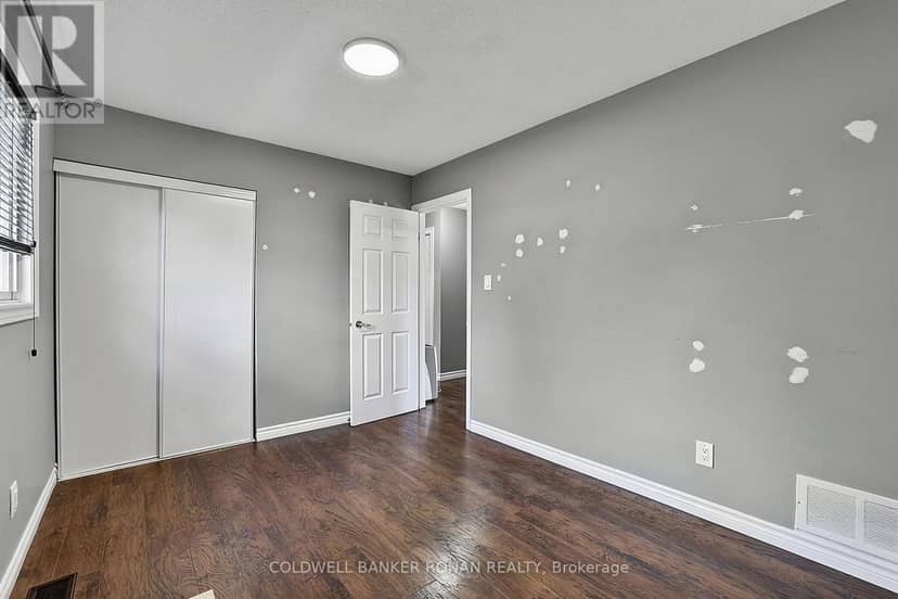 8 McCarthy Crescent — photo 23 of 40