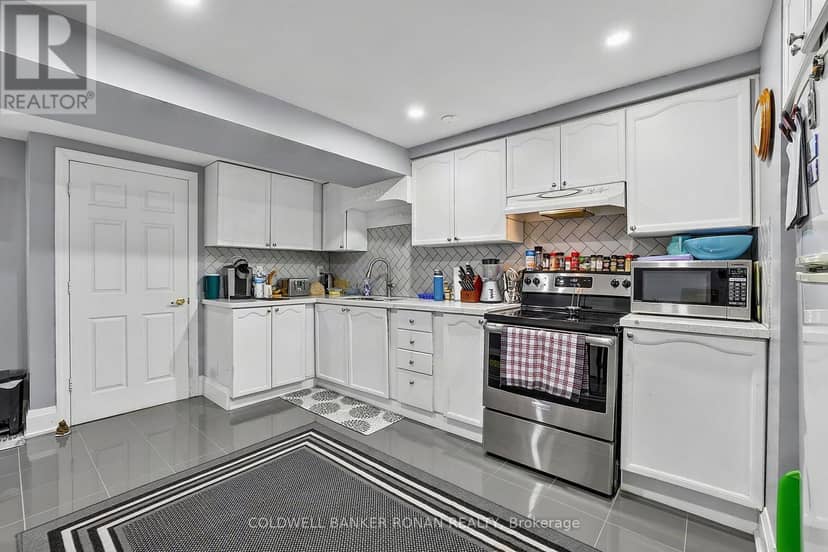 8 McCarthy Crescent — photo 33 of 40