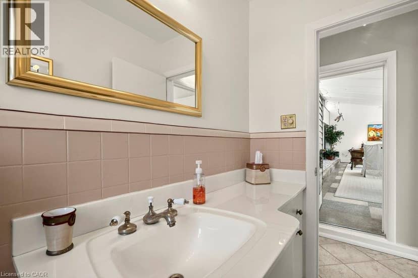 9 GRANT Boulevard Unit# 602 — photo 18 of 40