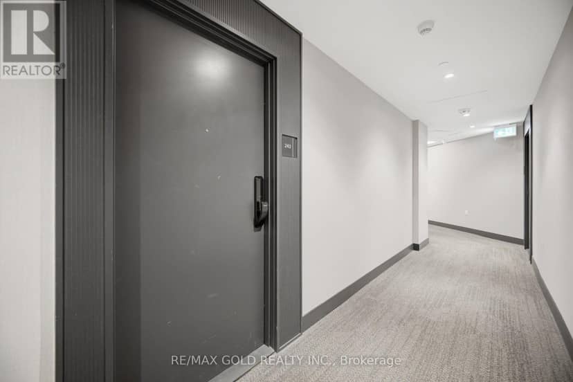 243 - 395 Dundas Street W — photo 4 of 40