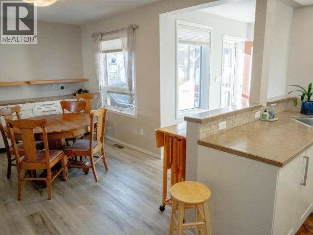 120 Seine Square — photo 5 of 29