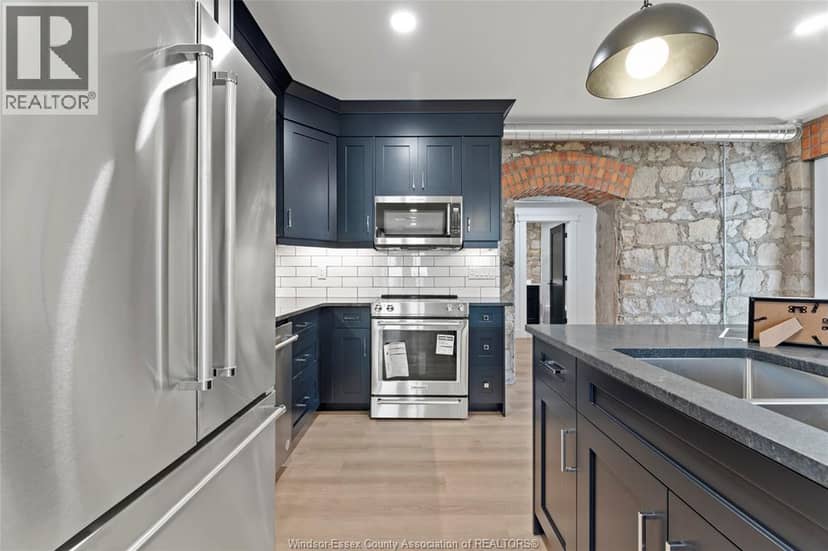 247 BROCK STREET Unit# 102 — photo 10 of 40