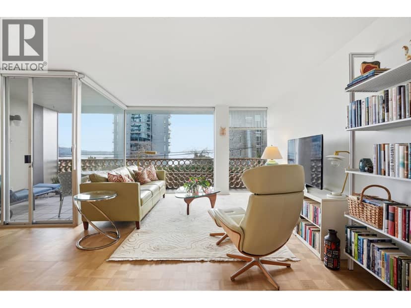 102 2135 ARGYLE AVENUE, West Vancouver