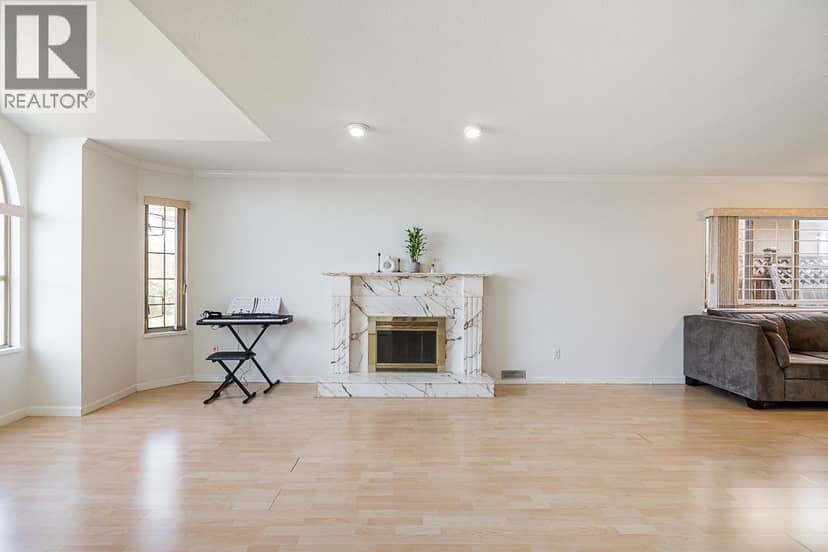 10288 HALL AVENUE, Richmond, photo 4